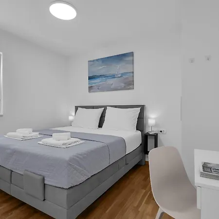 Luxurious And Bright With Sea And Mountain View Apartamento